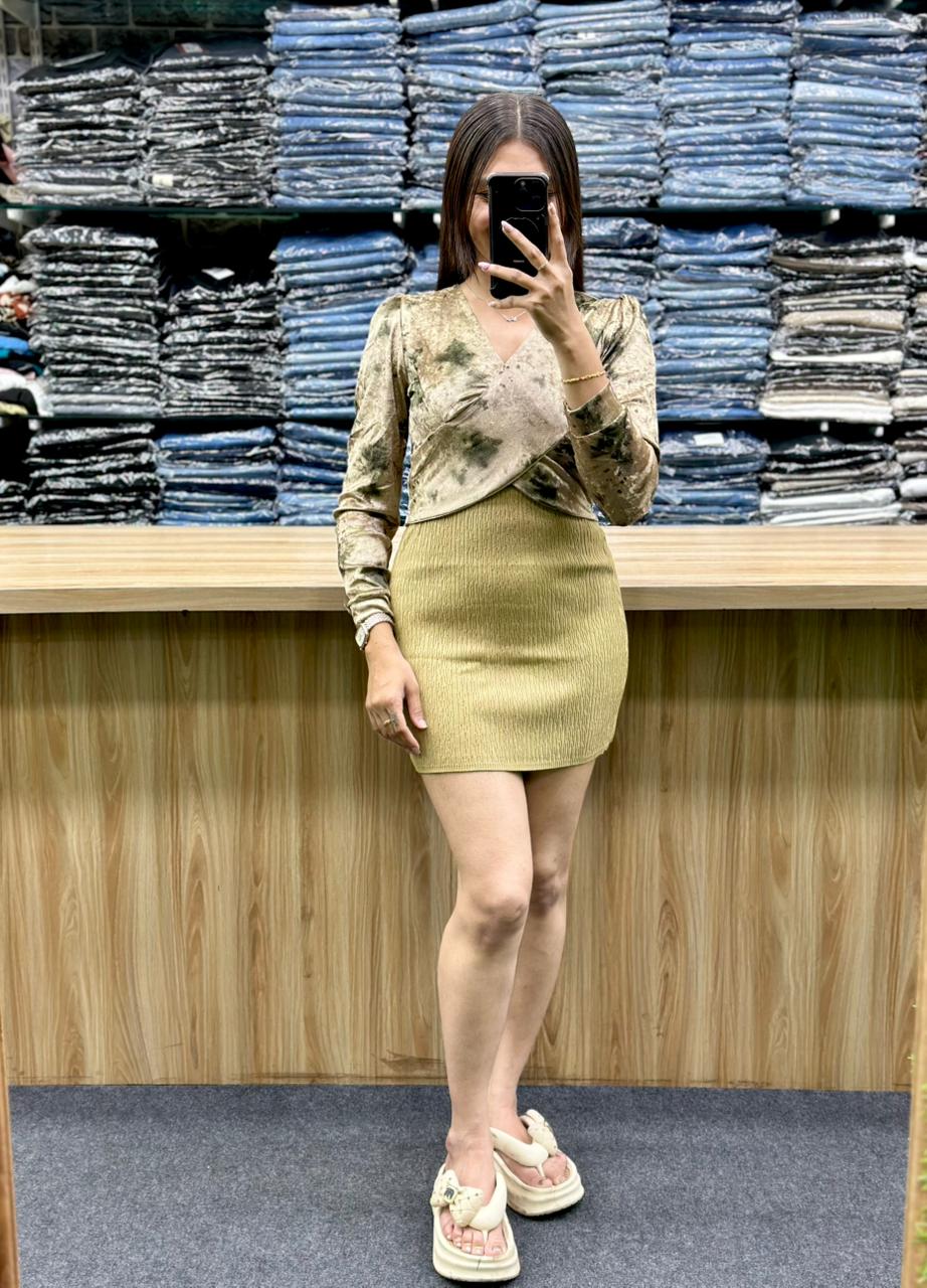 CROPTOP WITH SKIRT