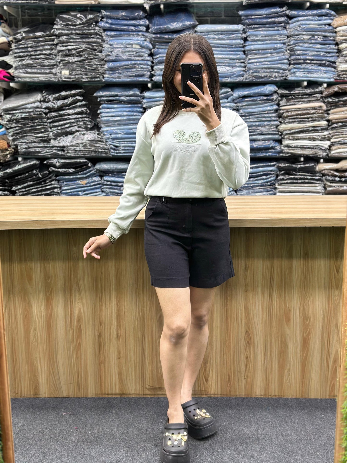 SWEETSHIRT-LINAN SHORTS