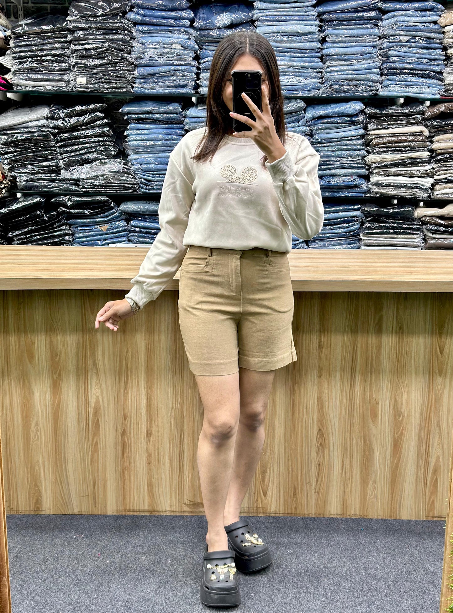 SWEETSHIRT-LINAN SHORTS