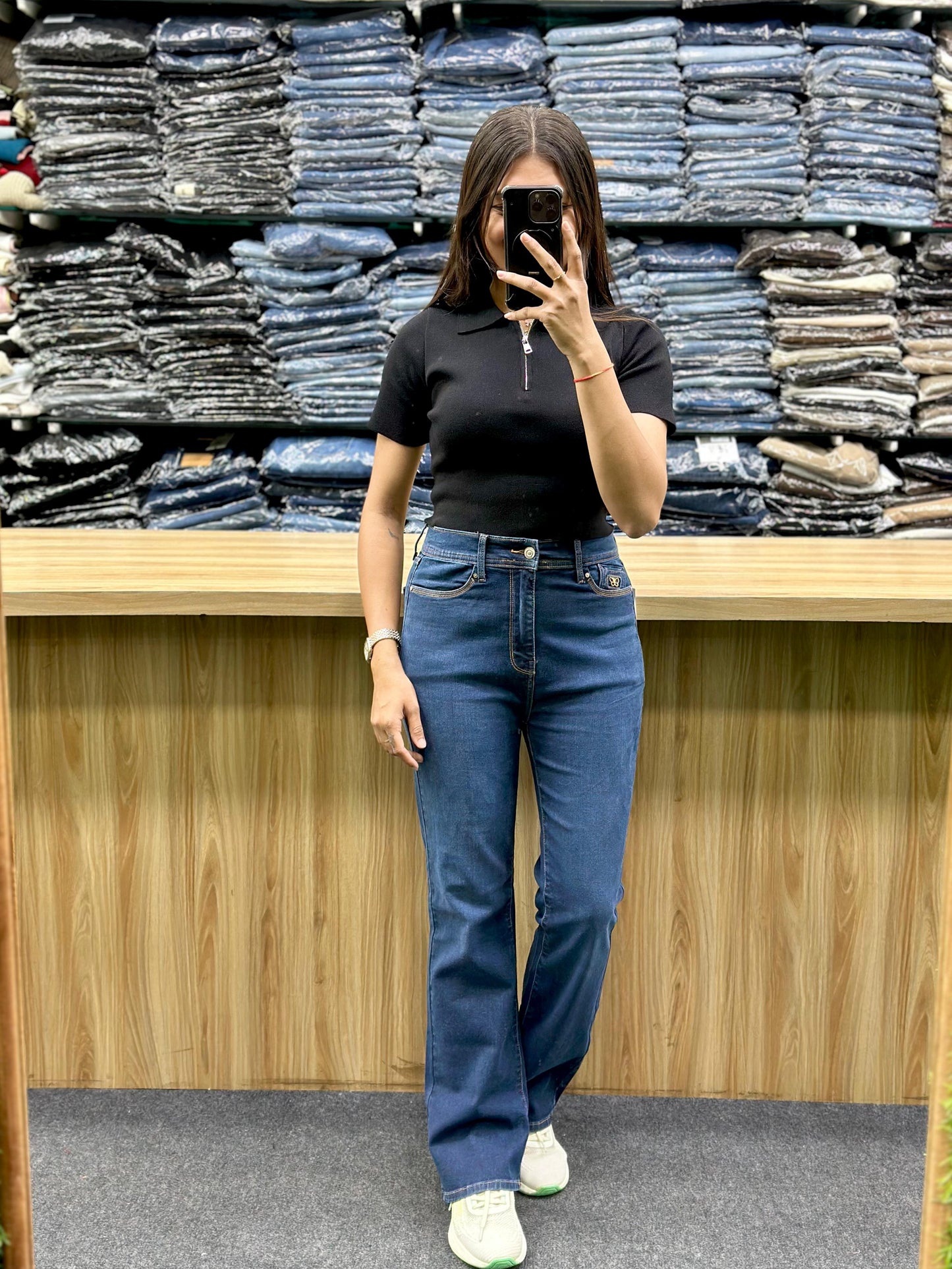 CROP TSHIRT-JEANS PAIR