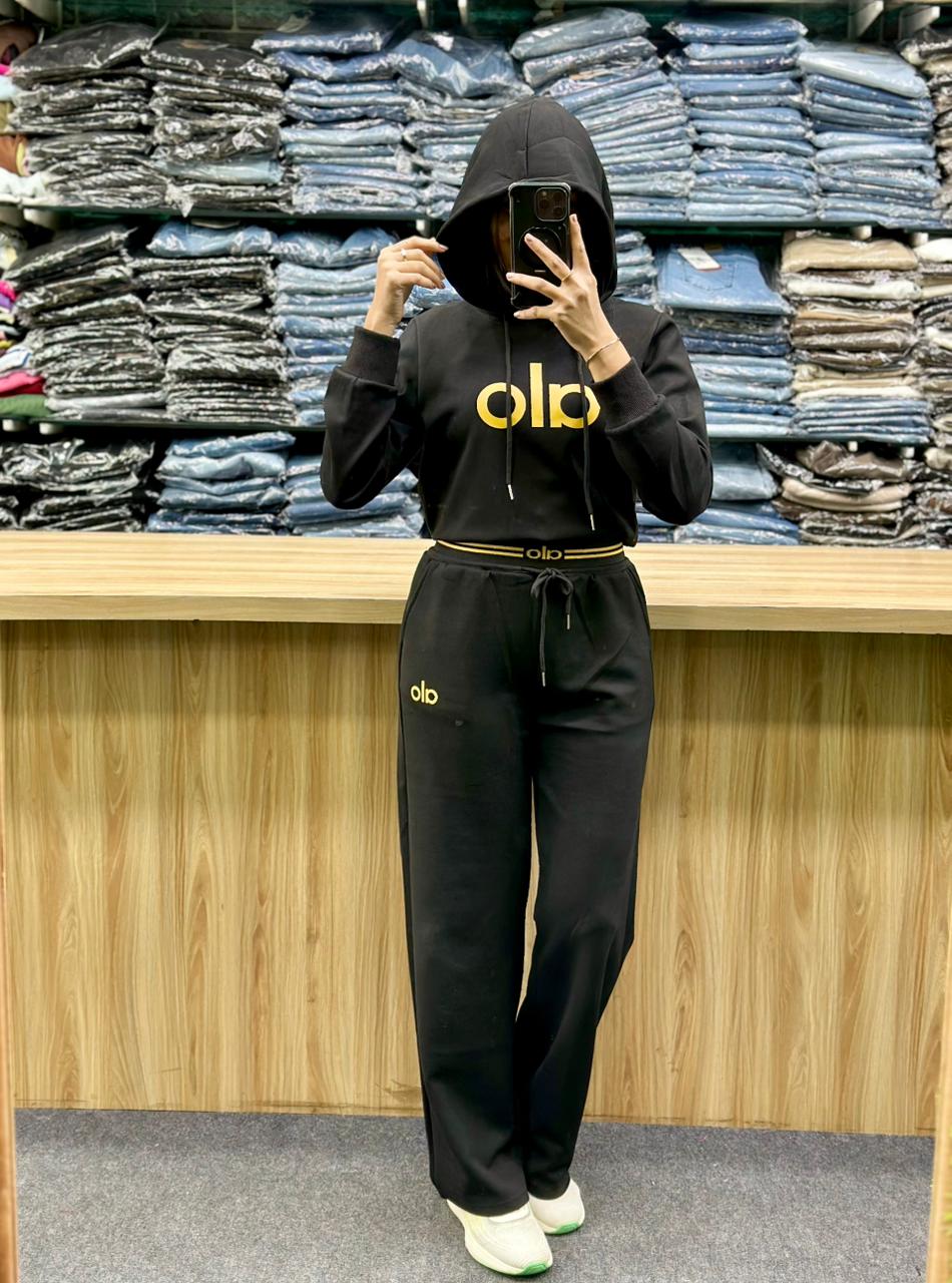 ACTIVE WEAR