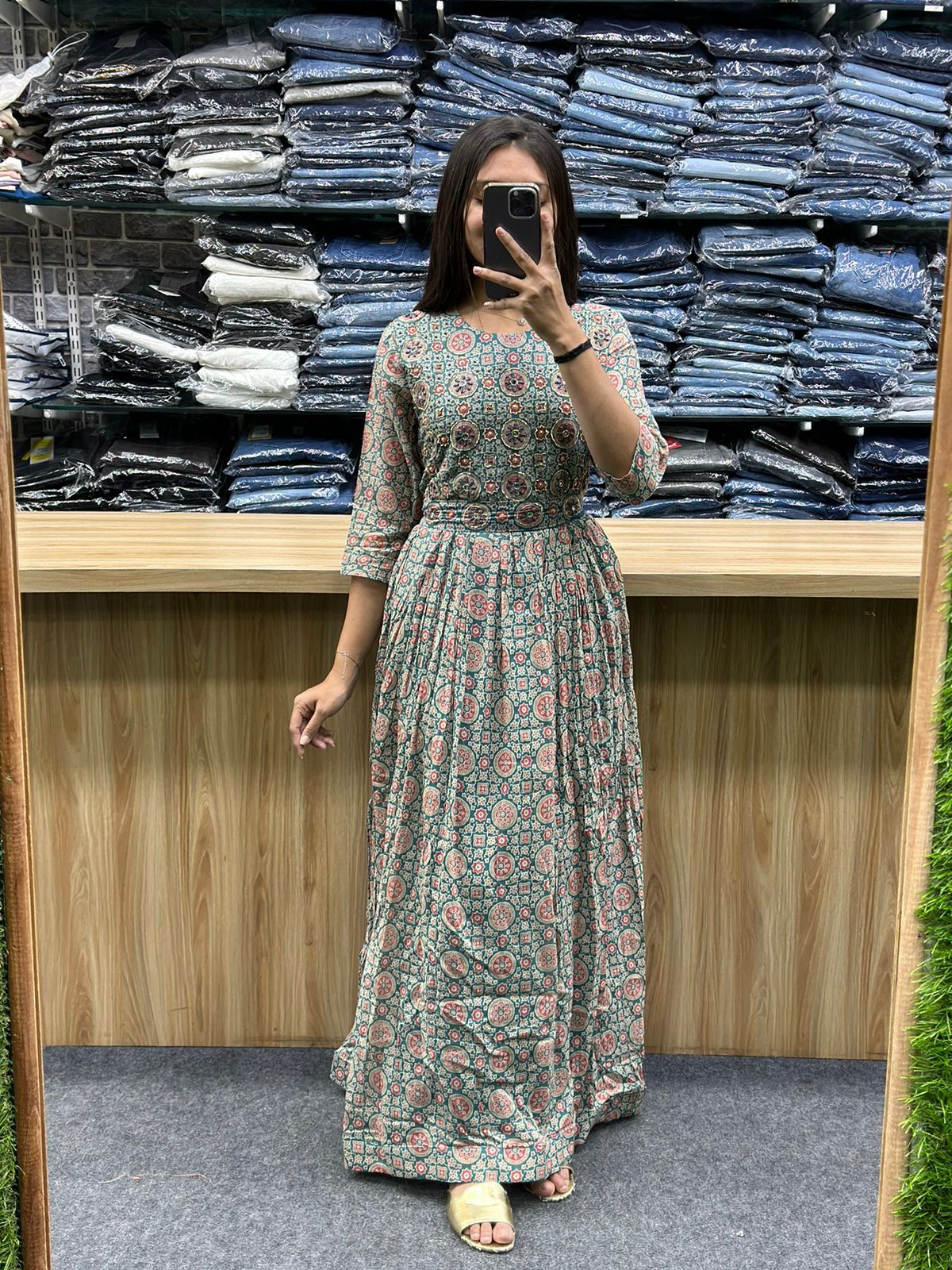 GOWN-PF85B