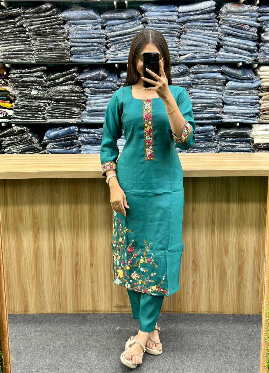 STRAIGHT KURTI PENT DUPATTA PAIR-SS04