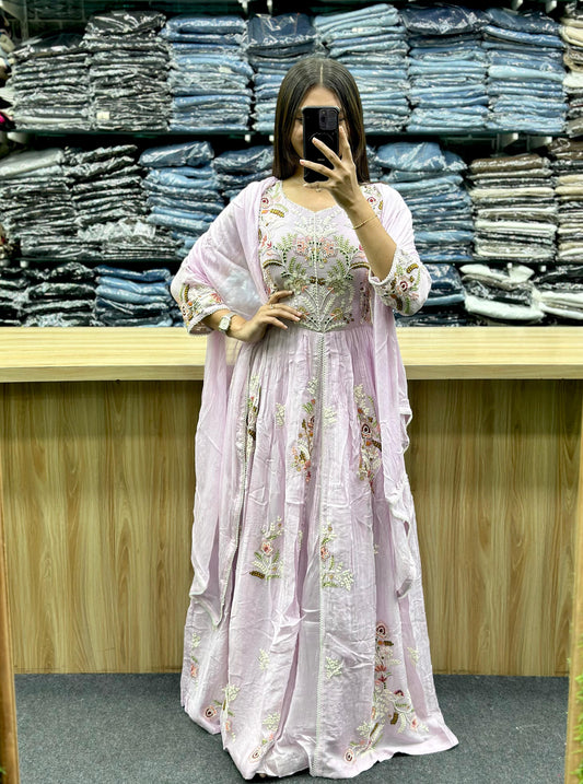 GOWN-UM947