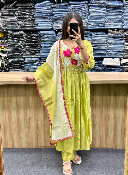 KURTA DUPATTA SET - AV322