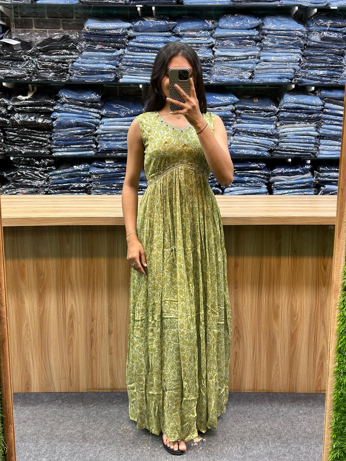 GOWN-DR4513