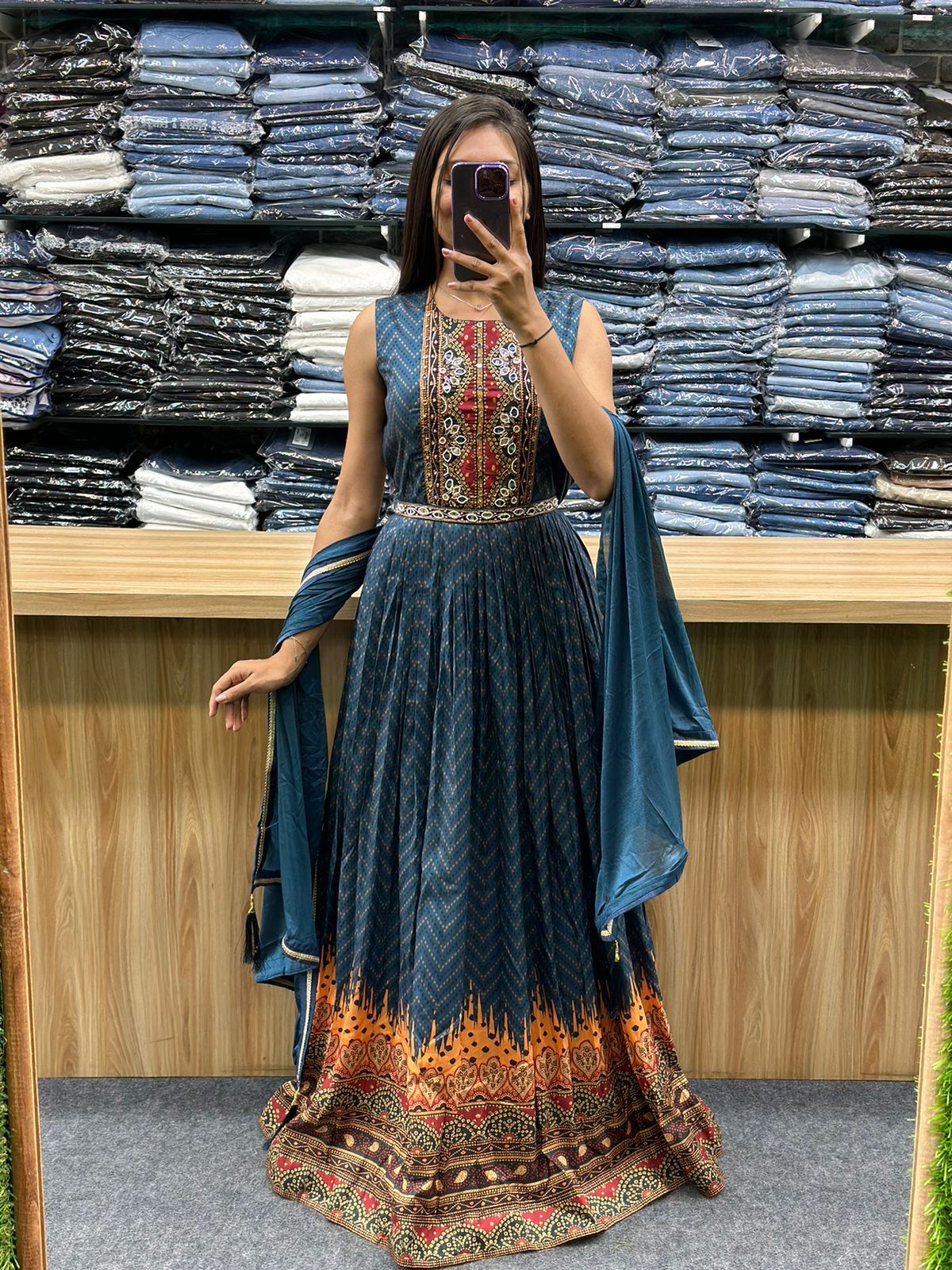GOWN-F128