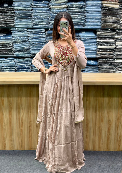 GOWN-PR2447