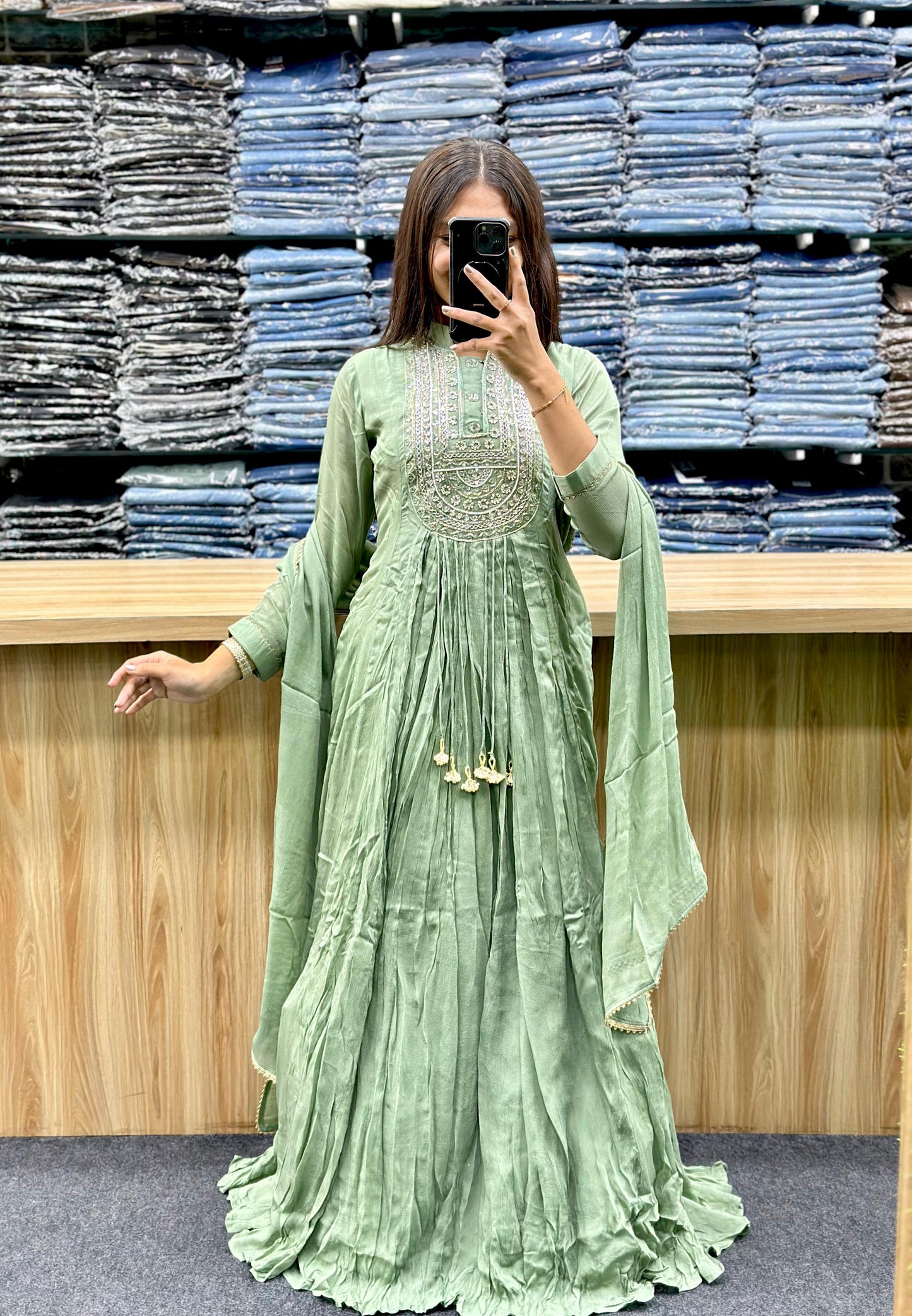 GOWN-PR2393