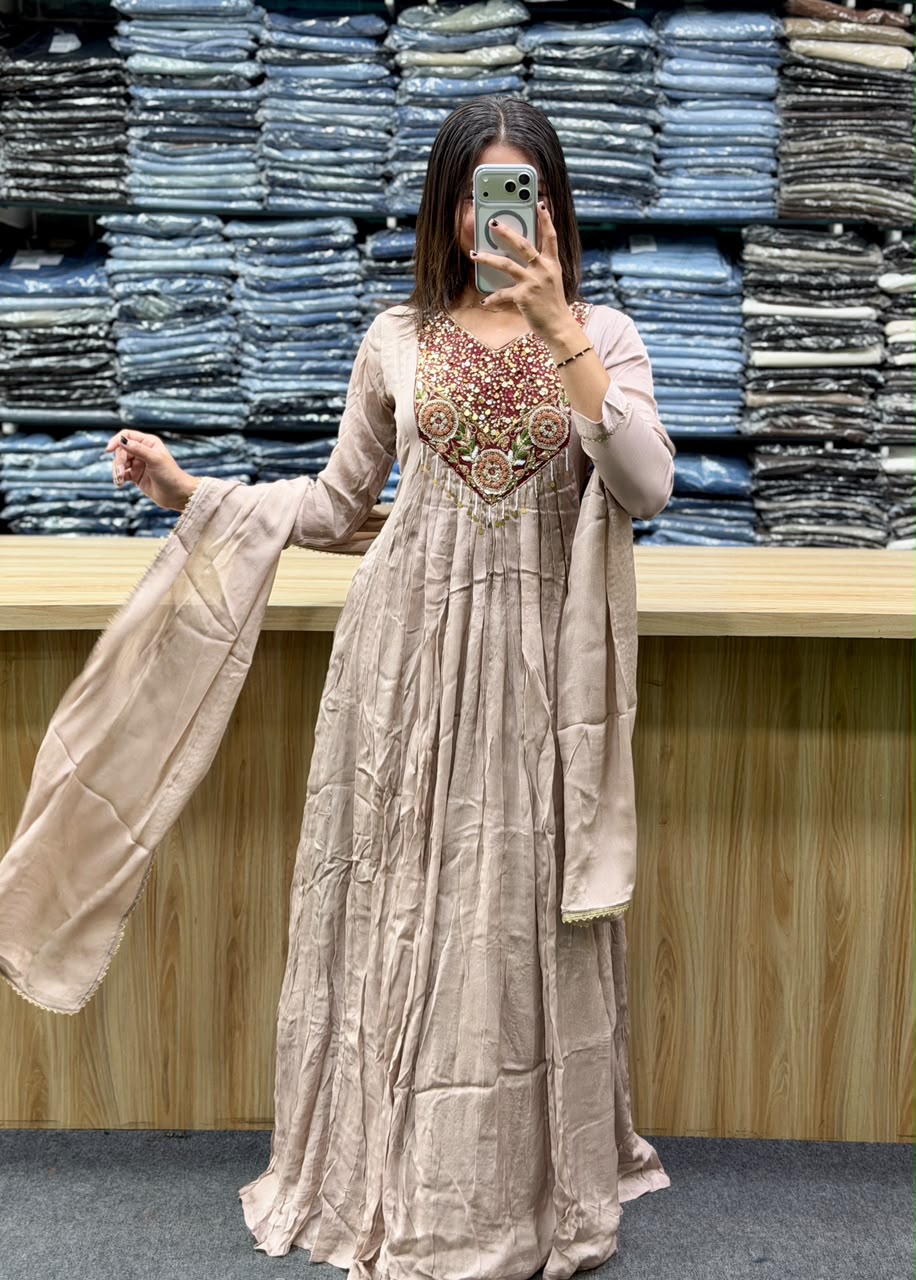 GOWN-PR2447